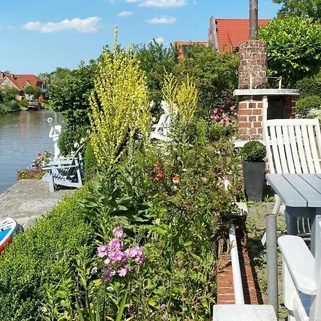 Anchor House Directly On The Sluice غريتسيل